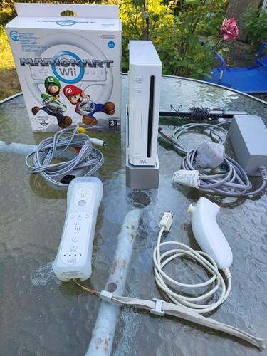 Nintendo wii white console - white,