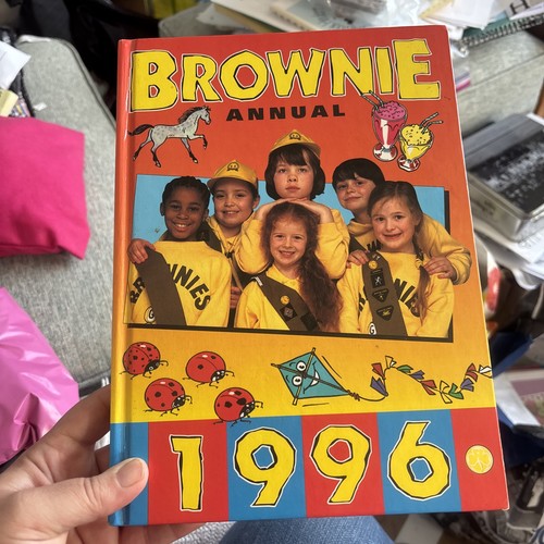 Girl guiding brownie annual - girl,