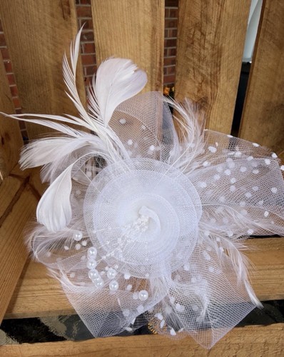 White fascinator with headband - white,