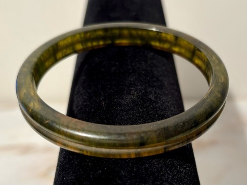Bakelite yellowgreen ink spot - ink,
