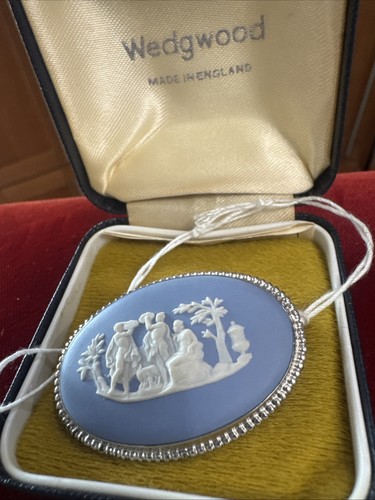 Hallmarked wedgwood cameo - hallmarked,