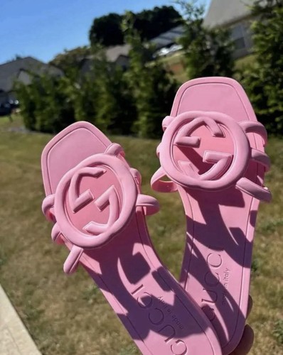 Gucci pink logo slide sandals - pink,