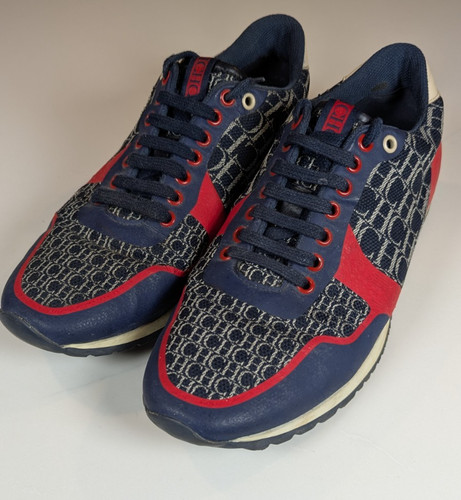 Carolina herrera monogram - ch,