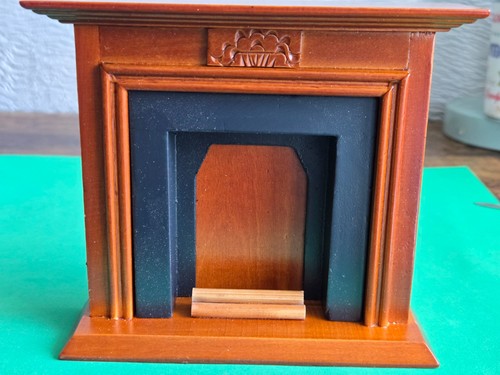 Doll house walnut - ,