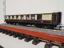 Hornby (OO) R4143A Pullman 1st