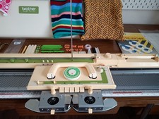 Brother KH 881 Knitting Machine Standard Gauge /Punch Card / Lace Carriage VGC