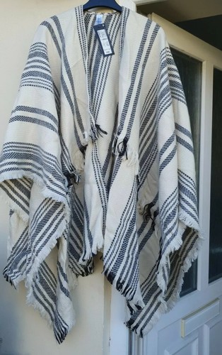 Black and white mix shawl - white,