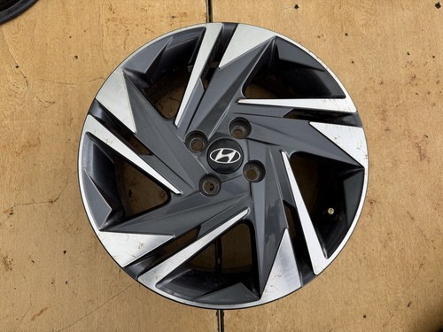 Hyundai i20 alloy wheel - alloy,