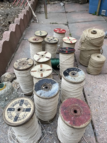 Bobbins vintage wooden display - bobbins,