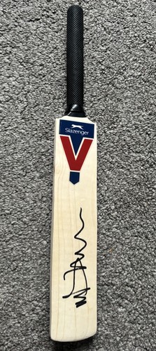 Michael vaughan signed - vaughan,