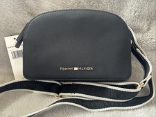 Tommy Hilfiger crossbody Style