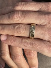 9ct Gold Heavy Irish Friendship Ring 4.5 Grams￼