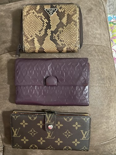 Designer wallets lot - designer, of
