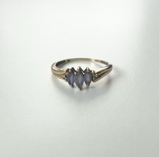 9ct Gold Iolite Set Ring 