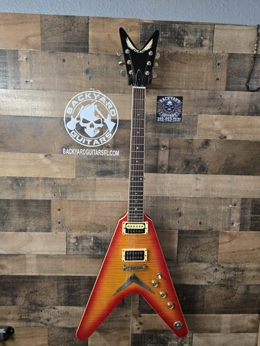 Dean electric guitar solid - v,