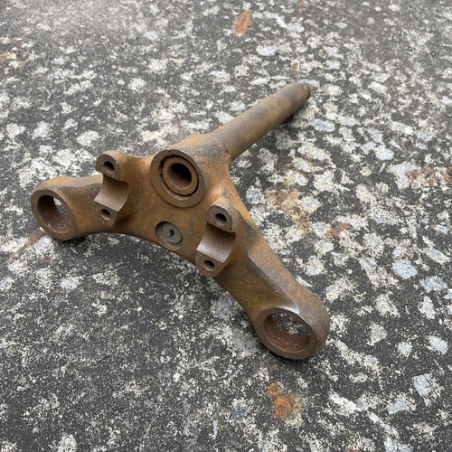 Norton 850 commando top yoke - commando,