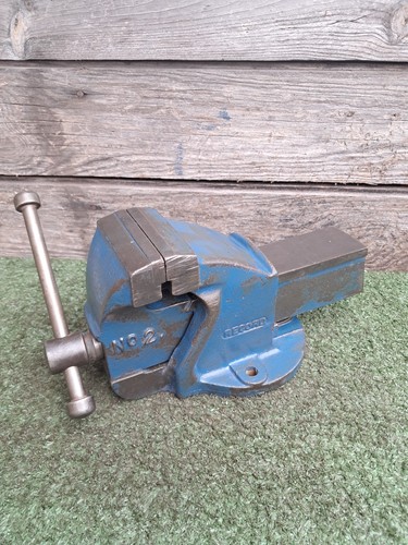 Vintage record bench vice - vintage, no