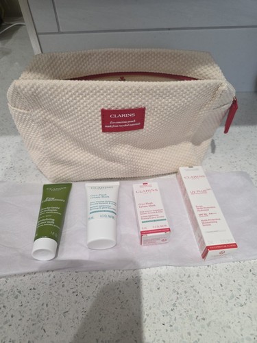 Clarins make bag with 4 - up,