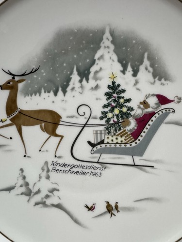 Reindeer pulling santa - pulling,
