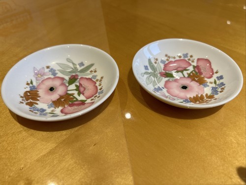 Pair wedgewood meadow sweet - wedgewood,