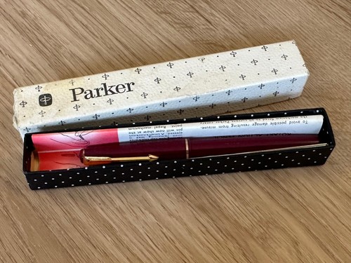Vintage parker lady - vintage, fountain