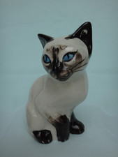 Seneshall Siamese Cat Figure - Shy Kitten