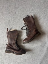 DR. MARTENS TRIUMPH AIMILITA