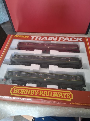 Hornby gauge r369 3 - oo, 3-car