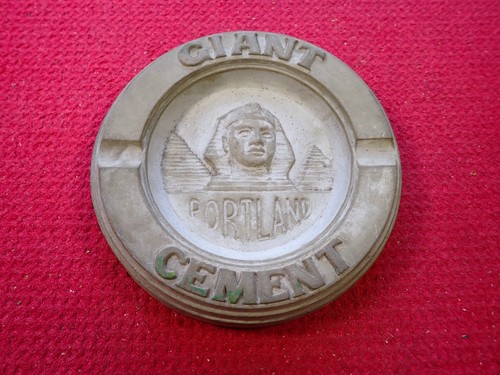 Vintage giant portland cement - portland,