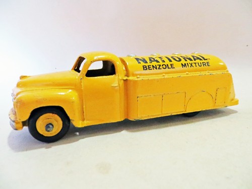 Dinky 443 studebaker petrol - 443,