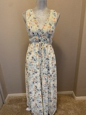 LUSH CLOTHING Ivory Floral Maxi Sleeveless V-Neck Dress Size Small