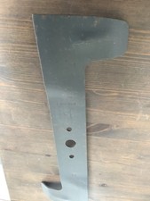 John Deere  walk  behind lawn mower blade  81004396/0    New old stock