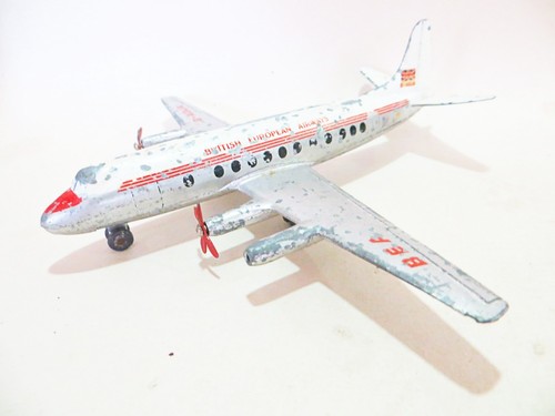 Dinky 708 vickers viscount - 708, 'vickers