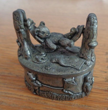 Pretty Vintage Pewter Trinket Snuff Pill Box Pot Bear In Hammock A E Williams