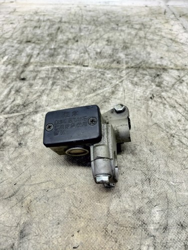Front brake master - master, cylinder