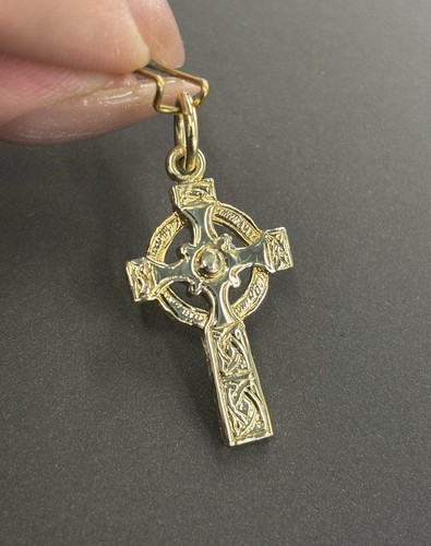 9ct yellow gold - gold, celtic