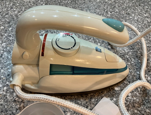 Quest travel steam iron - travel, /