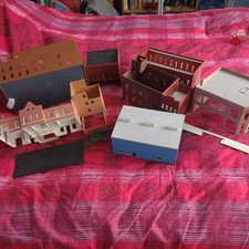 Joblot of 00 Gauge Railway Buildings. mostly incomplete