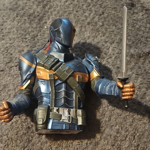 Deathstroke figure bust - dc,