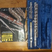 Gemeinhardt flute and book - gemeinhardt,