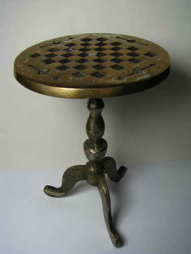 Miniature solid brass queen - miniature,