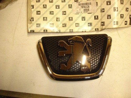 Peugeot 206 front grille - , badge