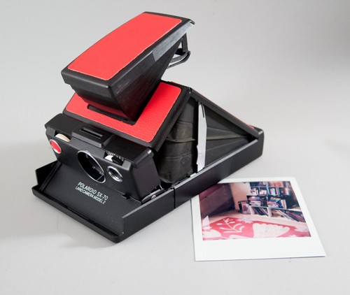 Model polaroid camera - model, 2