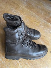 Altberg defender boots size 9L    #R3