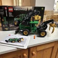LEGO Technic 42157 John Deere