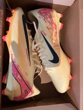 Yellow and Pink Zoom Vapour 16