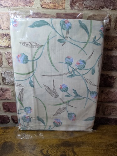 Vintage floral bed valance - bed,