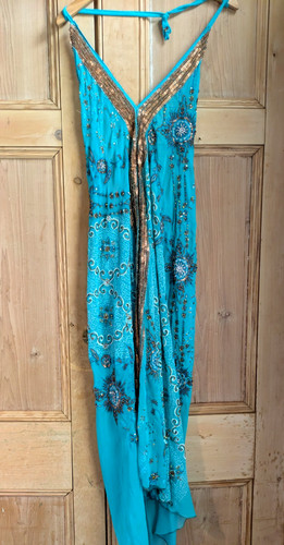 Halter neck blue dress 12 - neck,