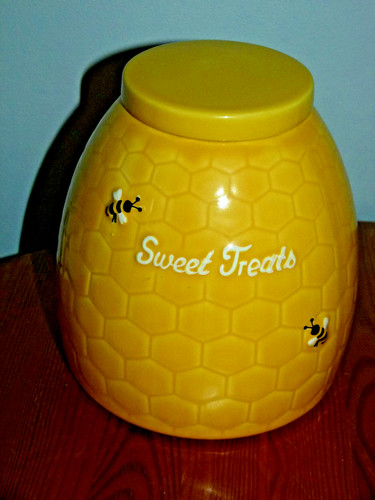 Sweet treats honey pot - treats,