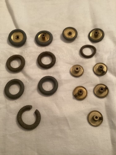 Job lot vintage meccano wheels - meccano,